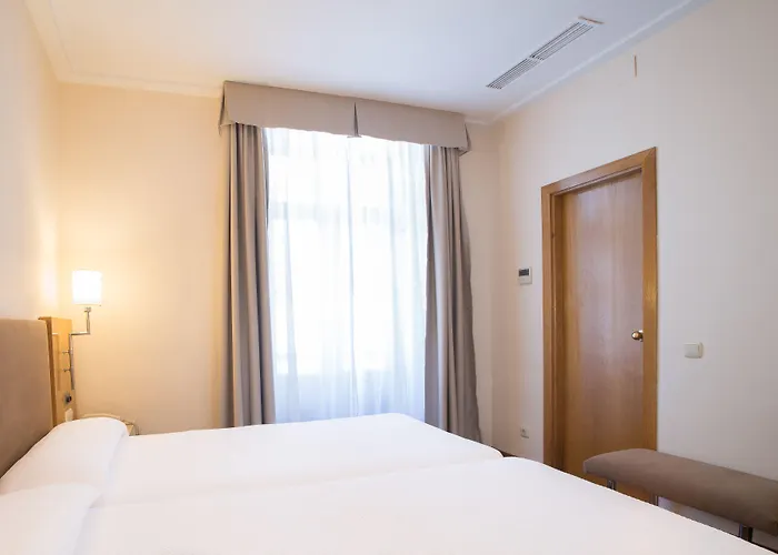 잉글라테라 3* 그라나다