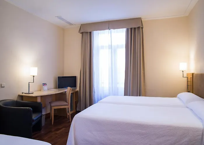 호텔 잉글라테라 3*