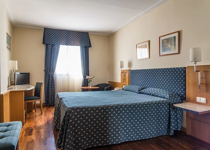 호텔 잉글라테라 3*