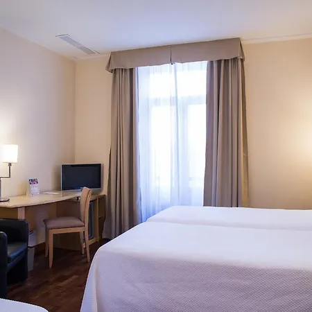 호텔 잉글라테라 3*